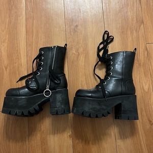 Current Mood Reality Bytes Chunky Platforms